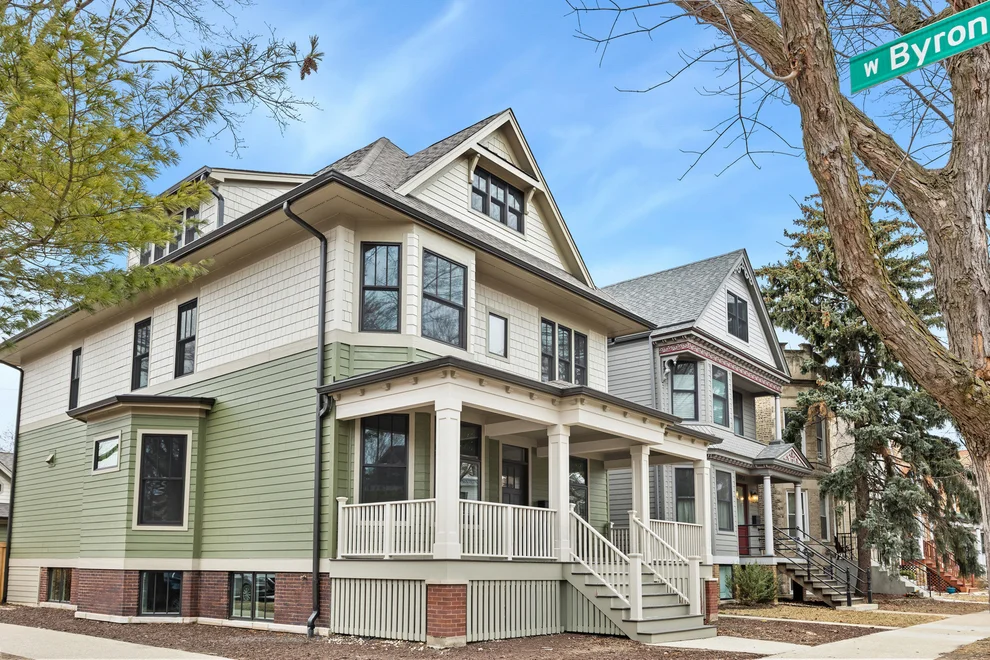 Unit for sale at 3902 N Hamilton Avenue, Chicago, IL 60618