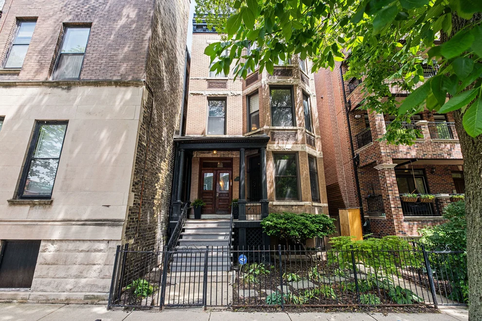 Unit for sale at 3551 N Reta Avenue, Chicago, IL 60657