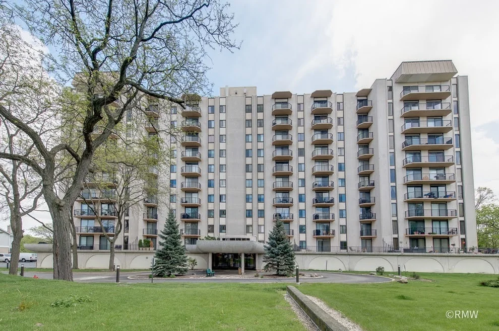 Unit for sale at 190 S WOOD DALE Road, Wood Dale, IL 60191
