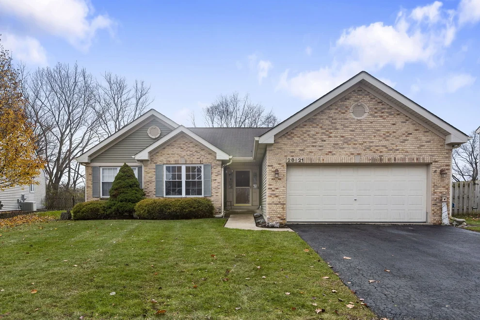 Unit for sale at 28621 Wagon Trail Road, Lakemoor, IL 60051