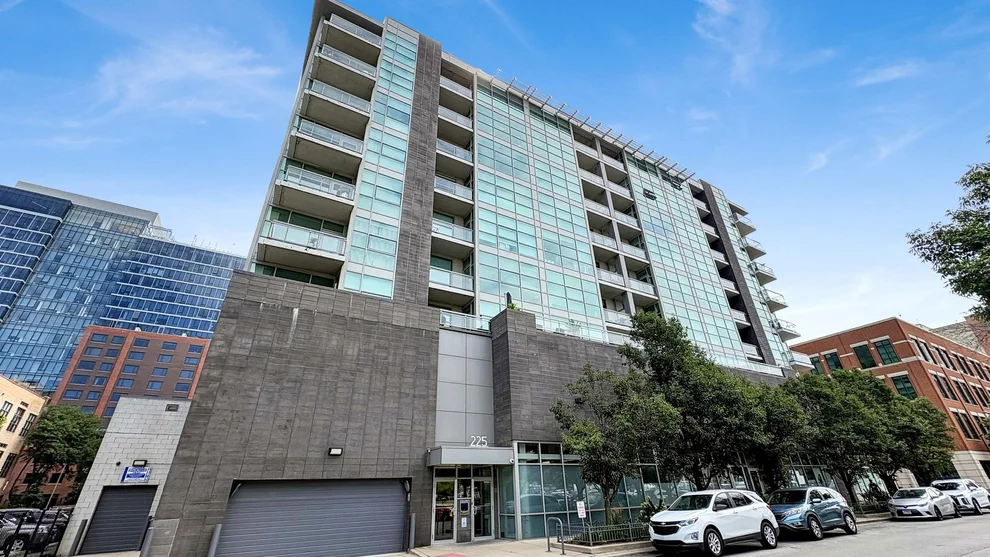 Unit for sale at 225 S Sangamon Street, Chicago, IL 60607