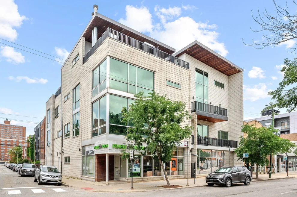 Unit for sale at 1555 W Pearson Street, Chicago, IL 60642