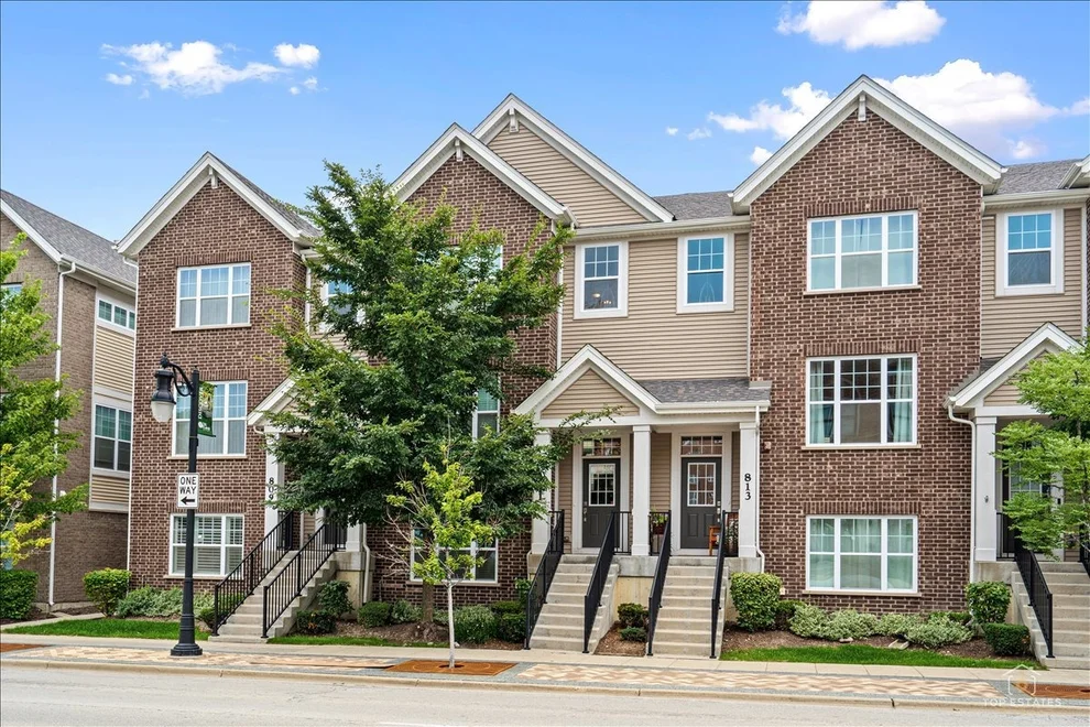 Unit for sale at 811 Lee Street, Des Plaines, IL 60016