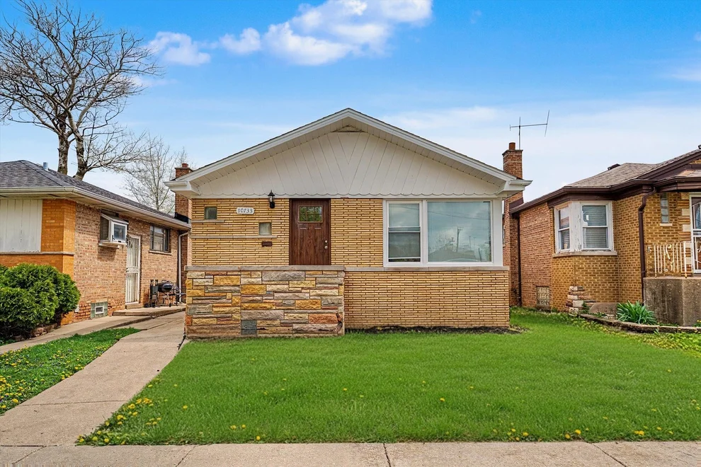 Unit for sale at 10733 S Emerald Avenue, Chicago, IL 60628