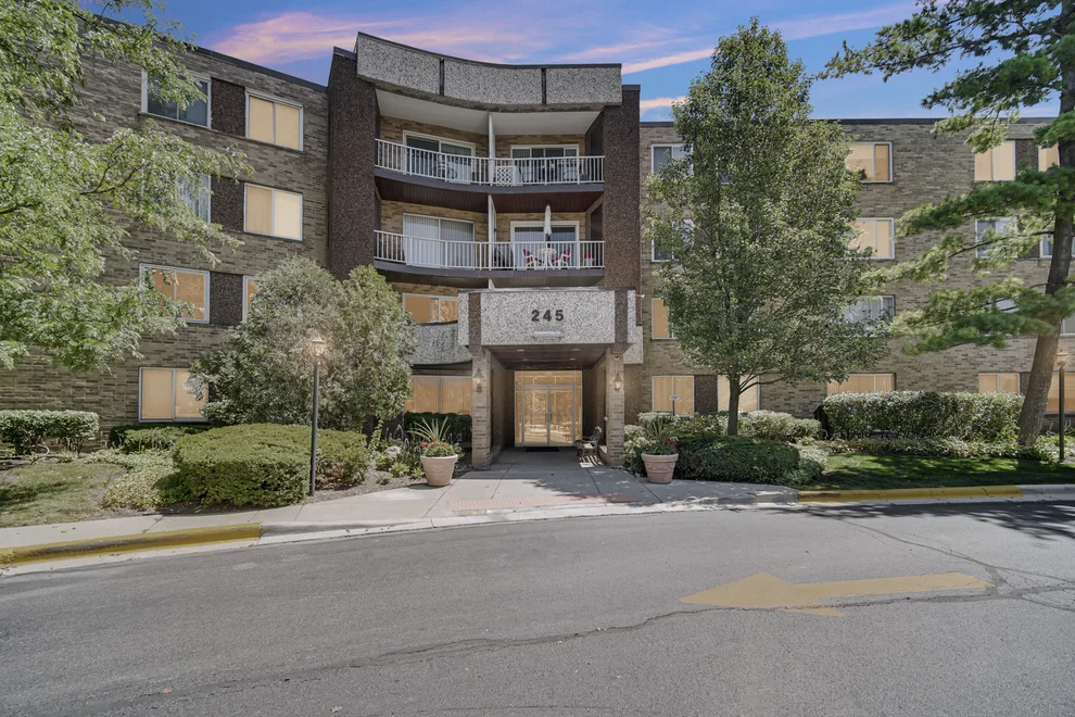 Unit for sale at 245 S Park Lane, Palatine, IL 60074