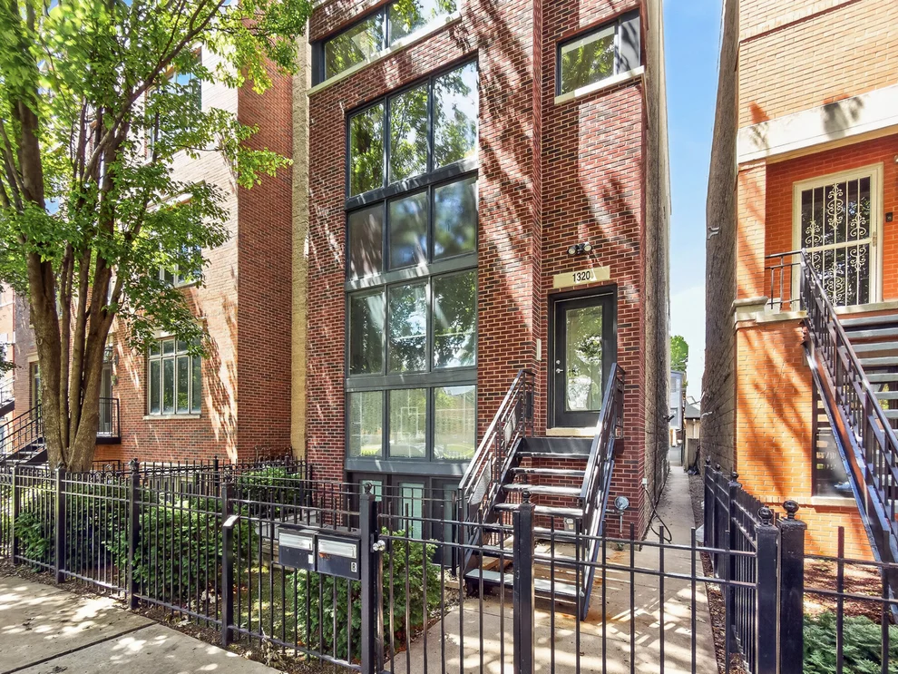 Unit for sale at 1320 W Grenshaw Street, Chicago, IL 60607