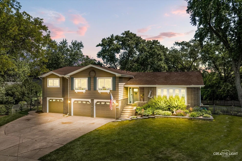 Unit for sale at 680 Glen Haven Lane, Glen Ellyn, IL 60137