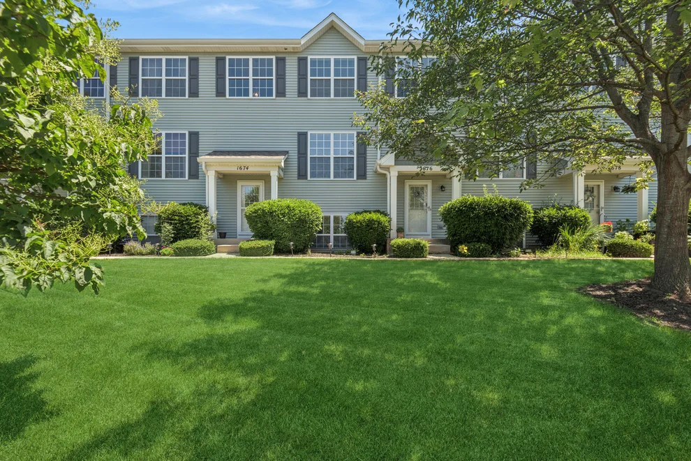 Unit for sale at 1674 W Turtle Creek Lane, Round Lake, IL 60073
