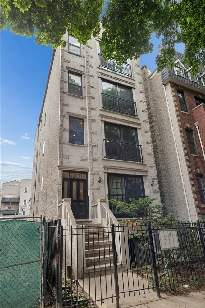 Unit for sale at 1508 N Hudson Avenue, Chicago, IL 60610