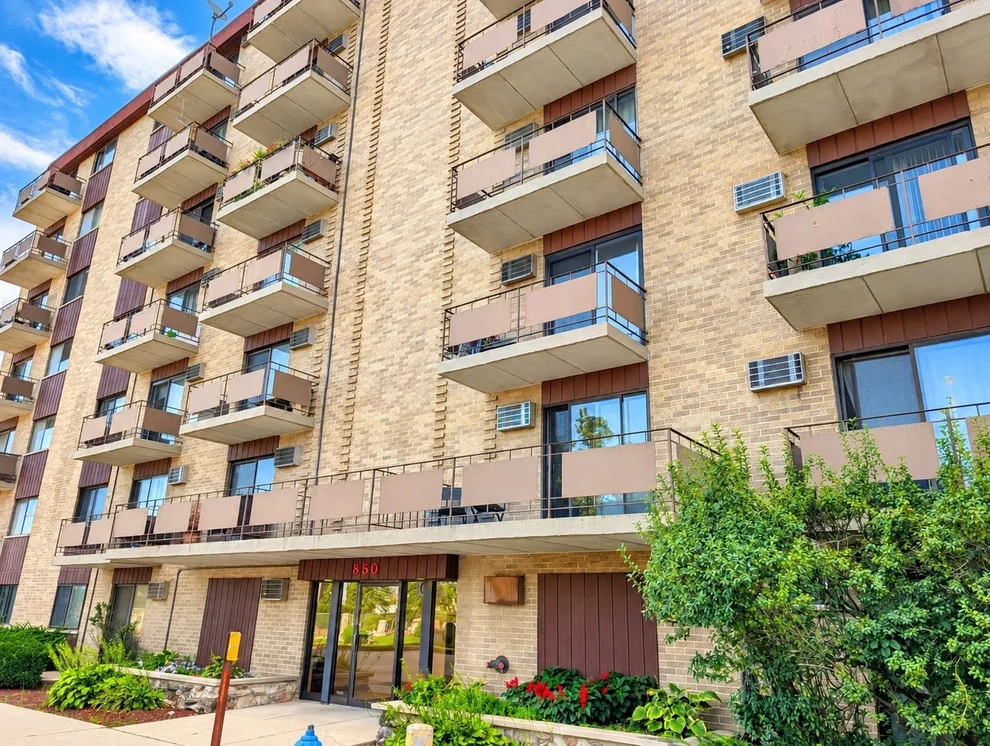 Unit for sale at 850 Des Plaines Avenue, Forest Park, IL 60130