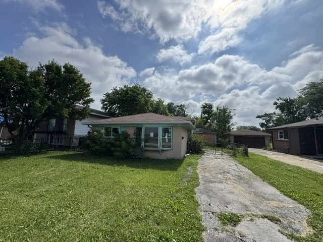 Unit for sale at 16239 Damen Avenue, Markham, IL 60428