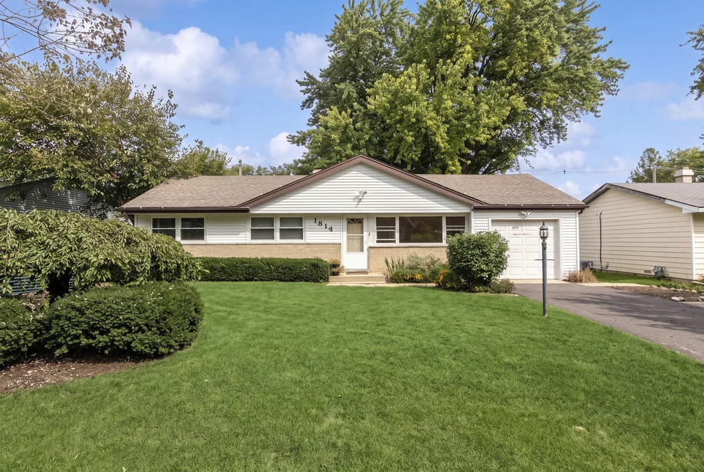 Unit for sale at 1814 Grandview Drive, Johnsburg, IL 60051