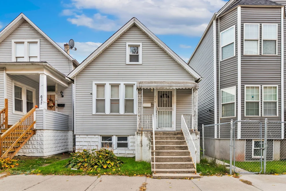 Unit for sale at 639 W 48th Street, Chicago, IL 60609