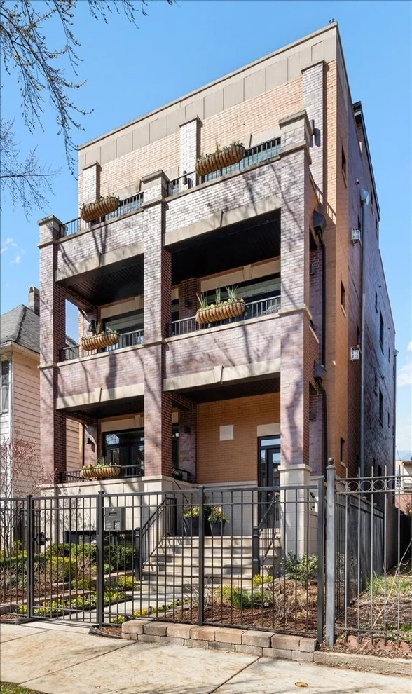 Unit for sale at 1448 W Carmen Avenue, Chicago, IL 60640