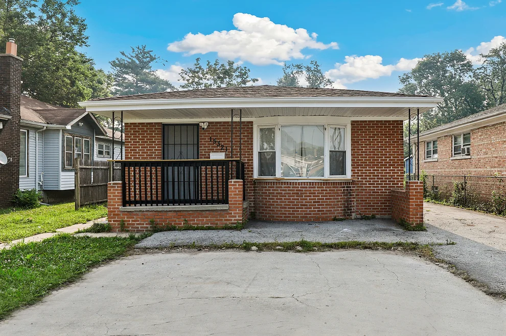 Unit for sale at 15321 Lincoln Avenue, Harvey, IL 60426