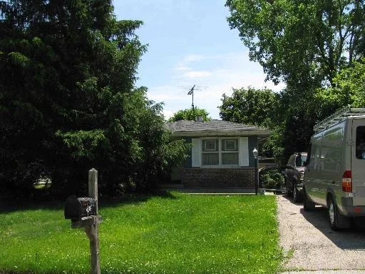 Unit for sale at 1016 W Woodland Road, LAKE BLUFF, IL 60044