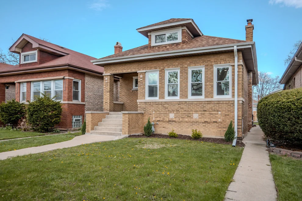 Unit for sale at 1226 Hayes Avenue, Oak Park, IL 60302