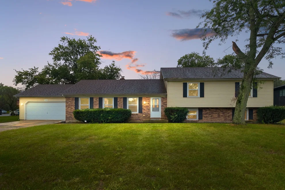 Unit for sale at 944 Carol Lane, Crete, IL 60417
