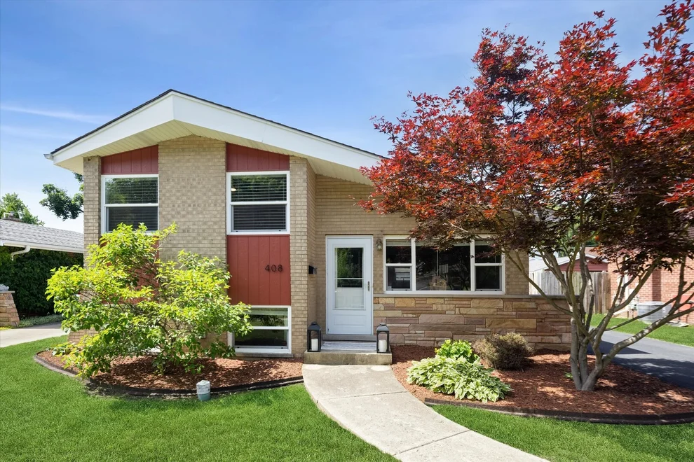 Unit for sale at 408 W Commonwealth Lane, Elmhurst, IL 60126