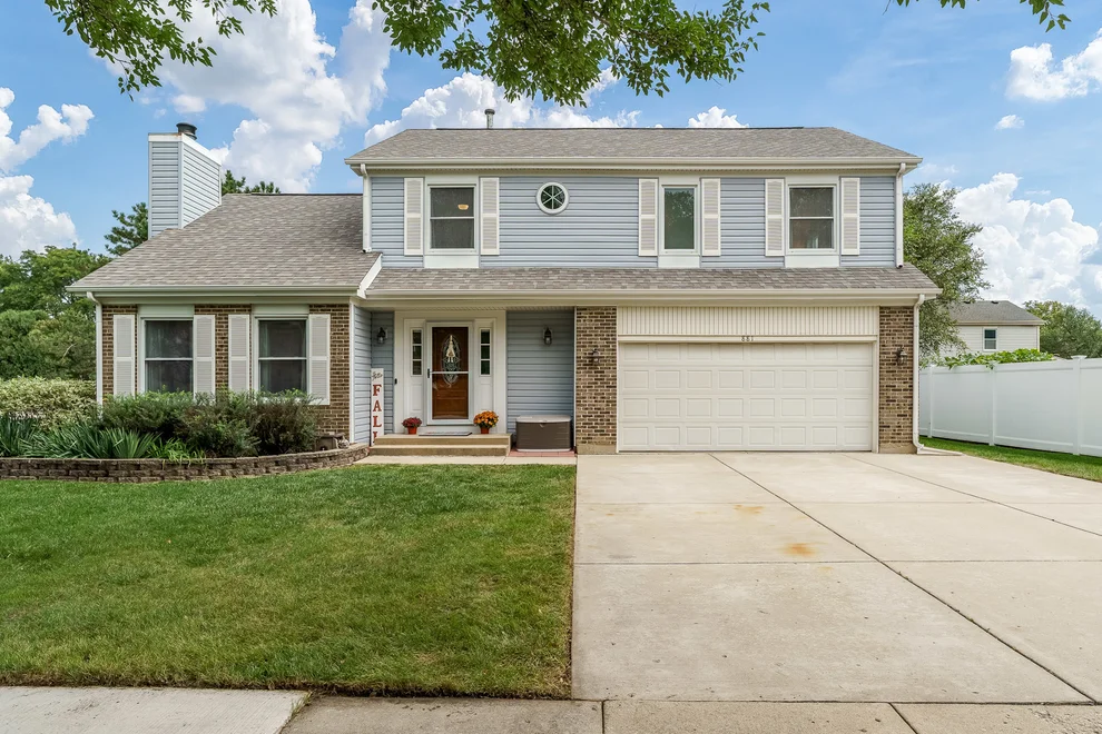 Unit for sale at 881 Willowbrook Drive, Wheeling, IL 60090
