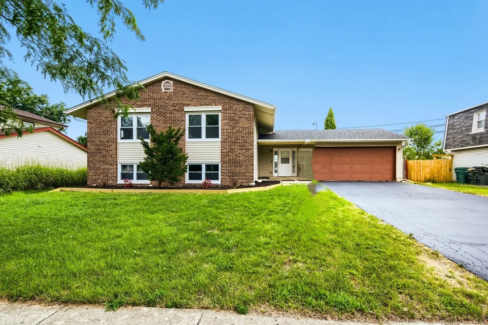 Unit for sale at 1465 William Clifford Lane, Elk Grove Village, IL 60007