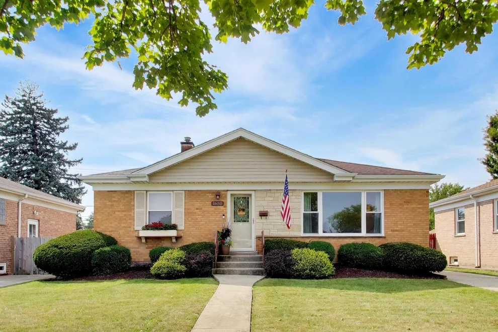 Unit for sale at 1650 Mayfair Avenue, Westchester, IL 60154
