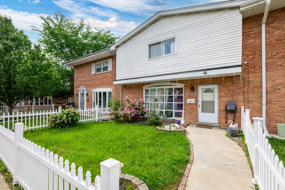 Unit for sale at 8828 Dee Road, Des Plaines, IL 60016