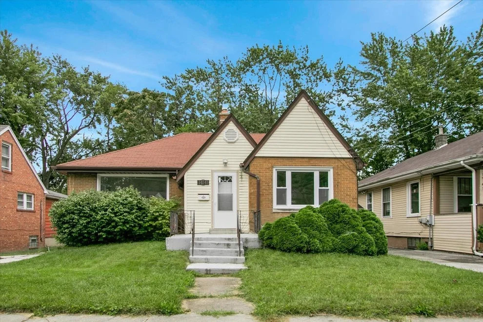Unit for sale at 14741 Riverside Drive, South Holland, IL 60473
