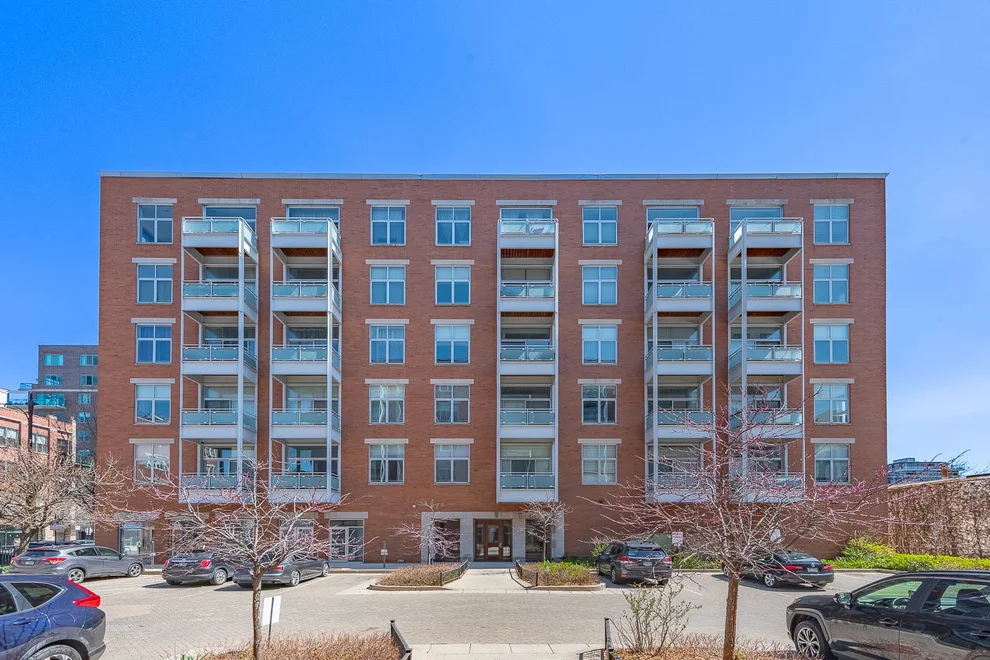 Unit for sale at 939 W Madison Street, Chicago, IL 60607