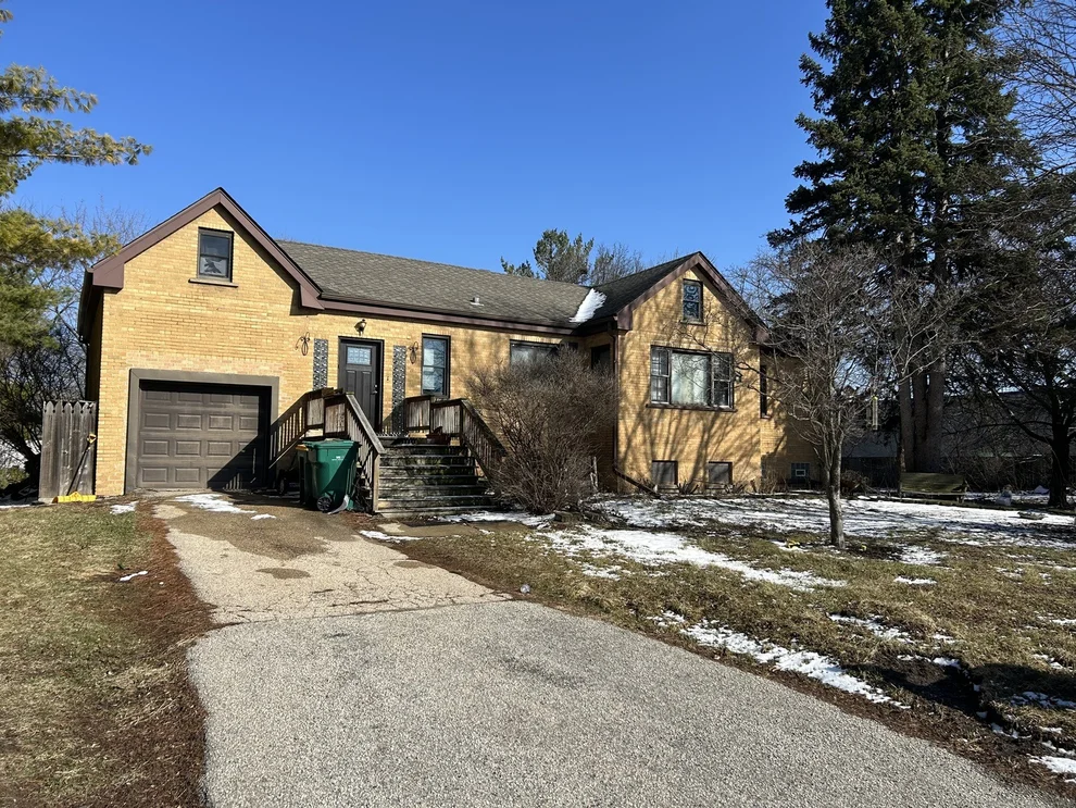 Unit for sale at 267 10th Street, Wheeling, IL 60090