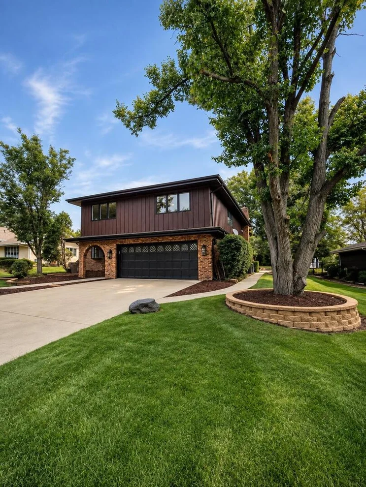 Unit for sale at 725 Birchwood Road, Frankfort, IL 60423