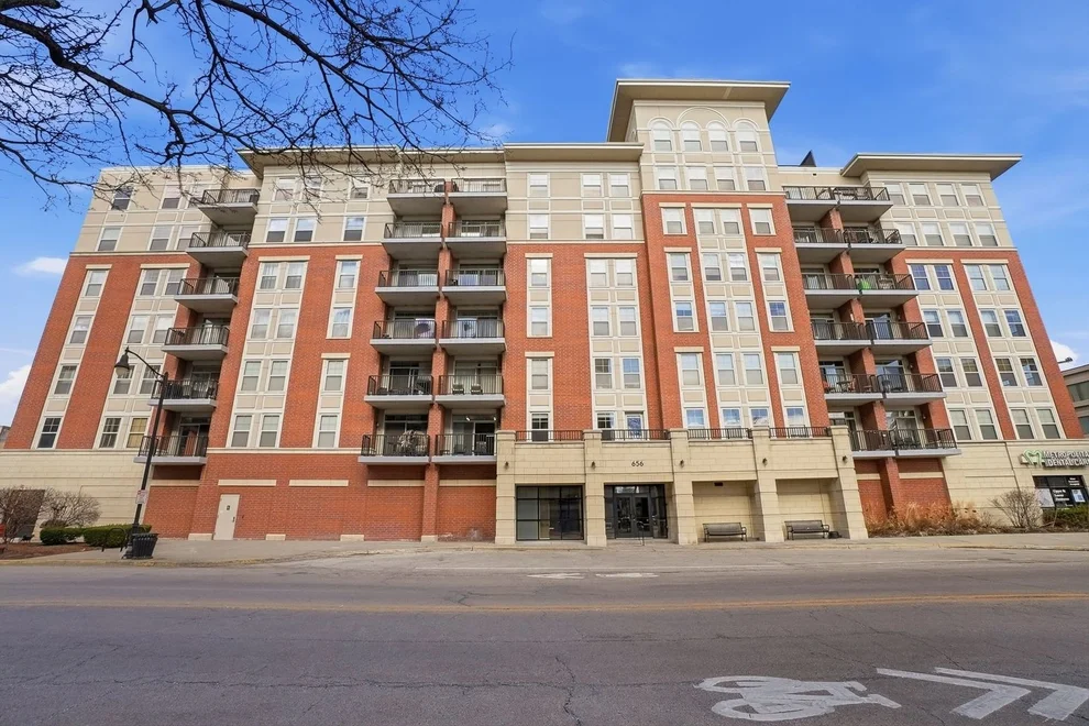 Unit for sale at 656 Pearson Street, Des Plaines, IL 60016