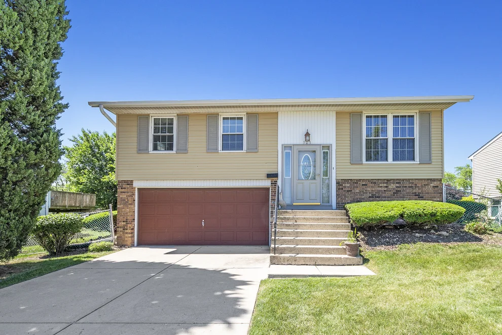 Unit for sale at 303 Murphy Drive, Romeoville, IL 60446