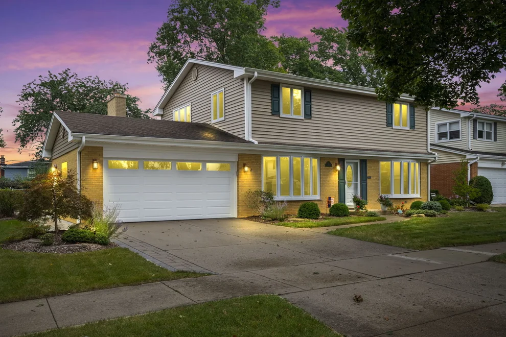 Unit for sale at 221 S Rammer Avenue, Arlington Heights, IL 60004