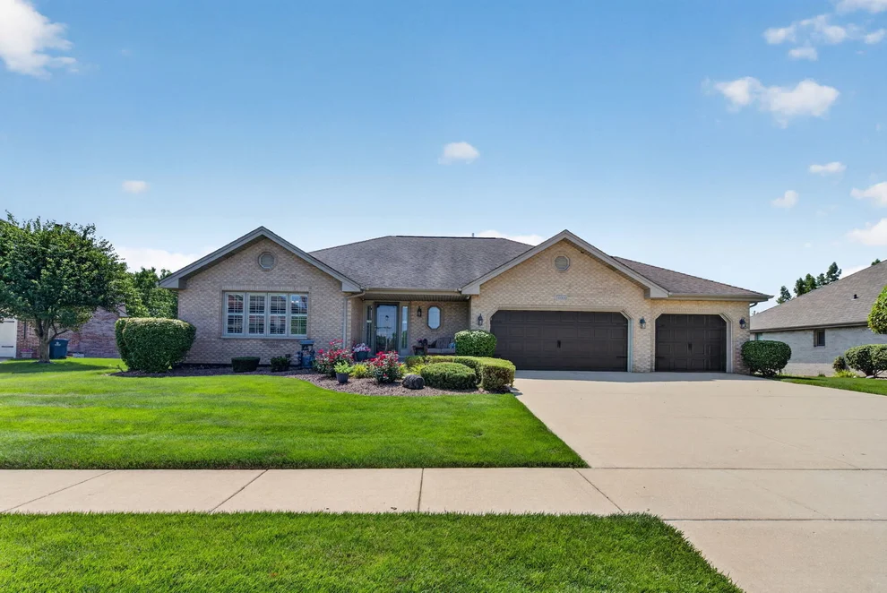 Unit for sale at 16000 Ridgewood Drive, Homer Glen, IL 60491