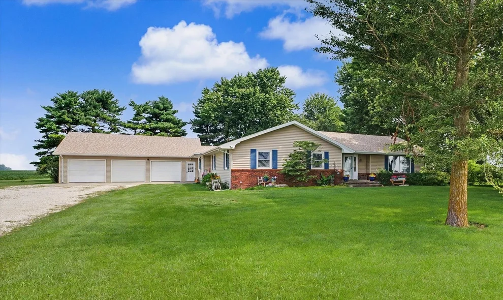 Unit for sale at 52 County Road 3000 N, Fisher, IL 61843