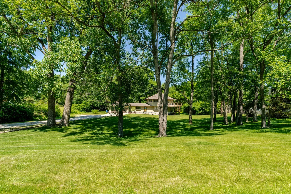 Unit for sale at 19866 Lakewood Drive, Bloomington, IL 61705
