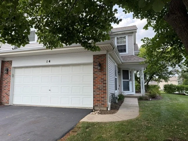 Unit for sale at 14 Dellwood Court, Algonquin, IL 60102