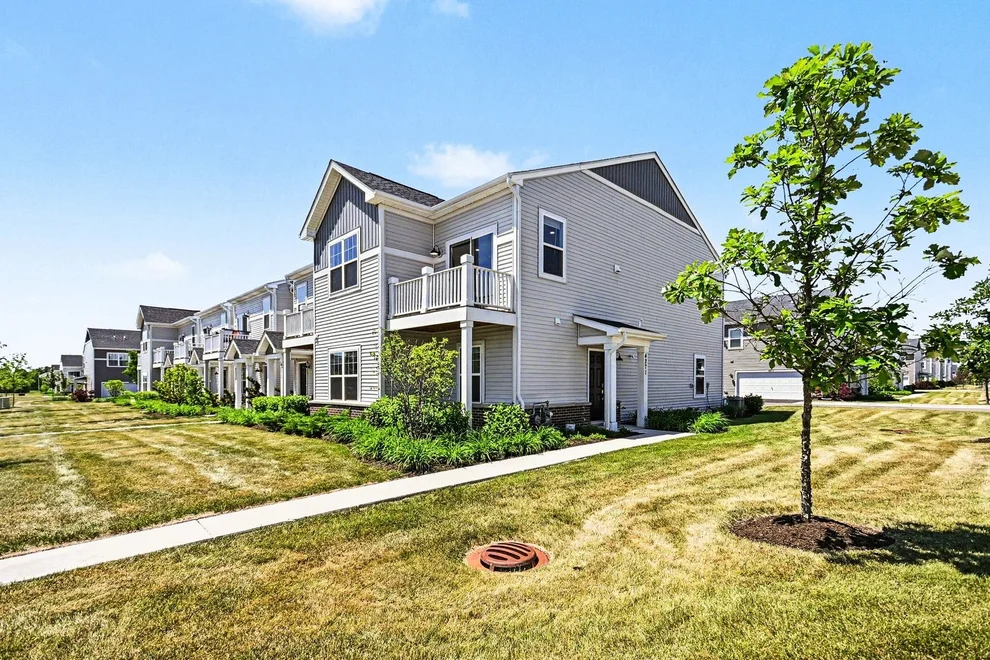 Unit for sale at 4271 Chelsea Manor Circle, Aurora, IL 60504