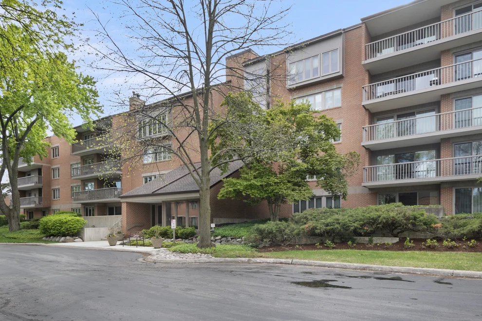 Unit for sale at 44 Park Lane, Park Ridge, IL 60068