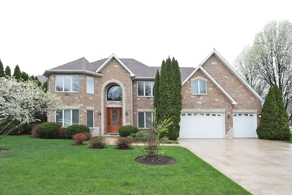 Unit for sale at 310 Jennifer Lane, Roselle, IL 60172