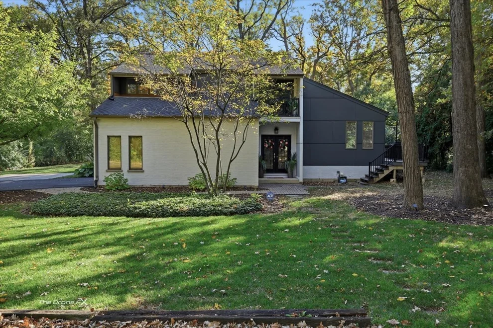 Unit for sale at 27W041 WALZ Way, Wheaton, IL 60189