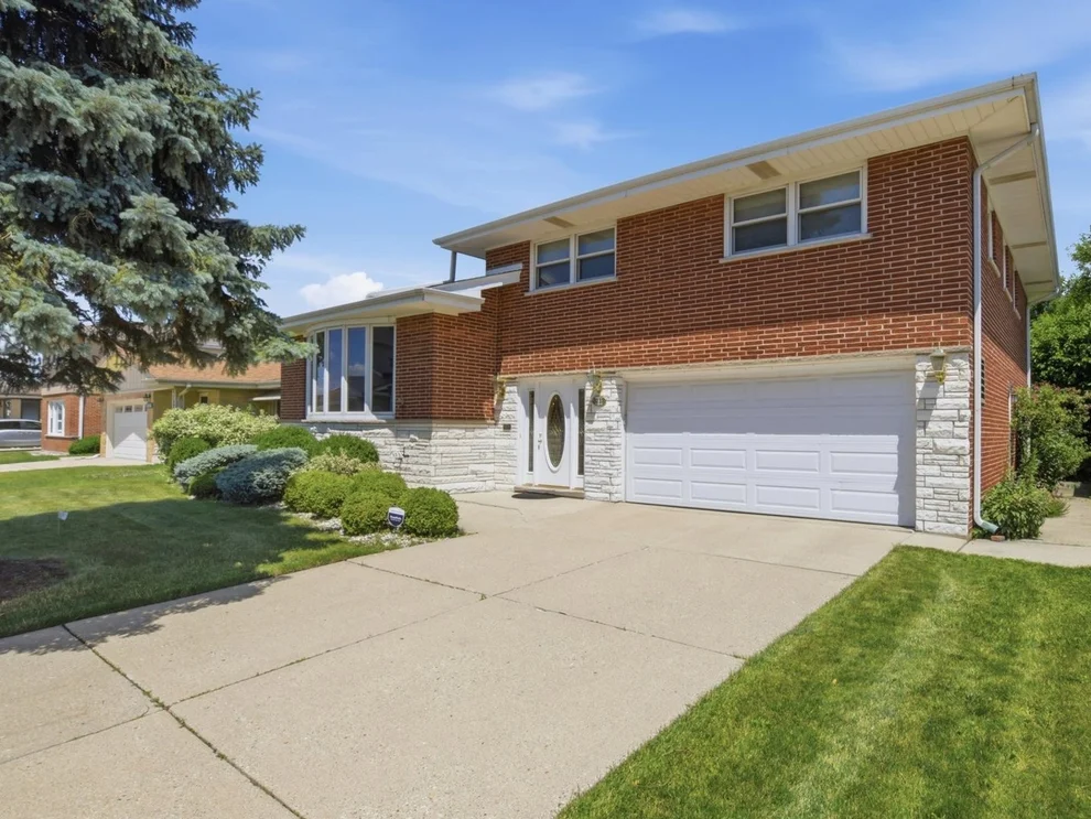 Unit for sale at 8238 W Balmoral Avenue, Chicago, IL 60656