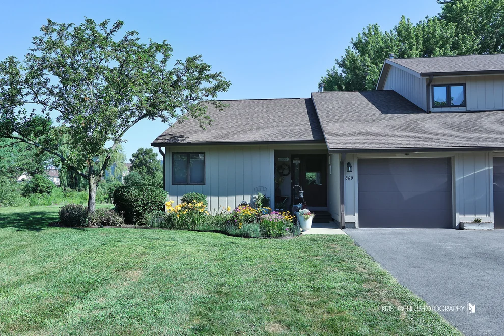 Unit for sale at 860 STRATFORD Court, Grayslake, IL 60030