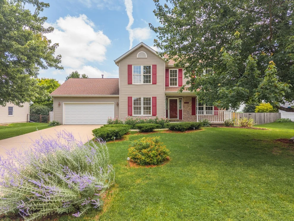 Unit for sale at 709 Platt Way, Hudson, IL 61748