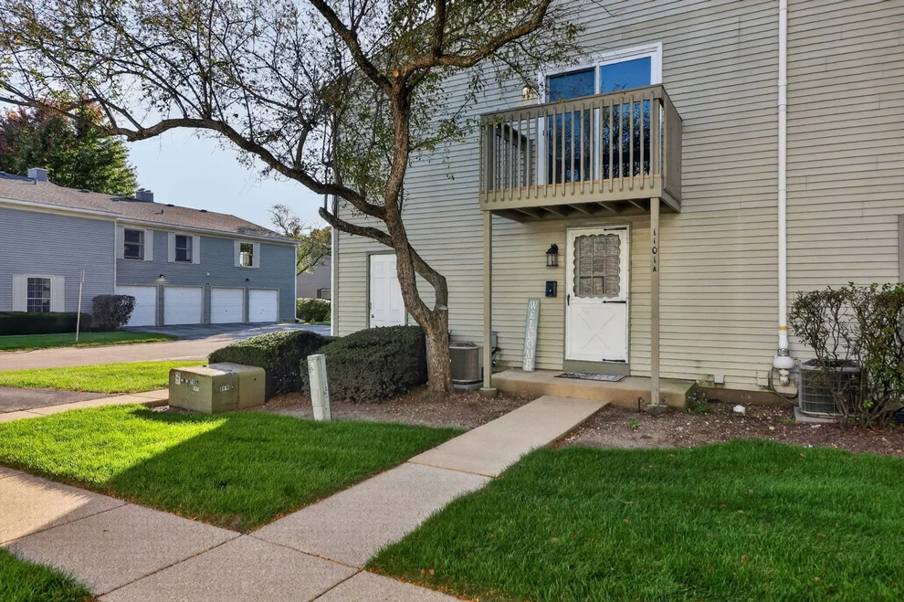 Unit for sale at 1101 Bunker Hill Court, Wheaton, IL 60189