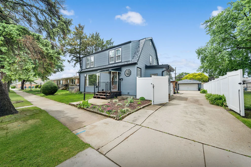 Unit for sale at 7826 Natchez Avenue, Burbank, IL 60459