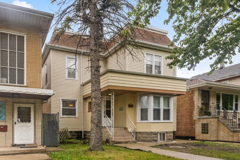Unit for sale at 3521 W 64th Street, Chicago, IL 60629