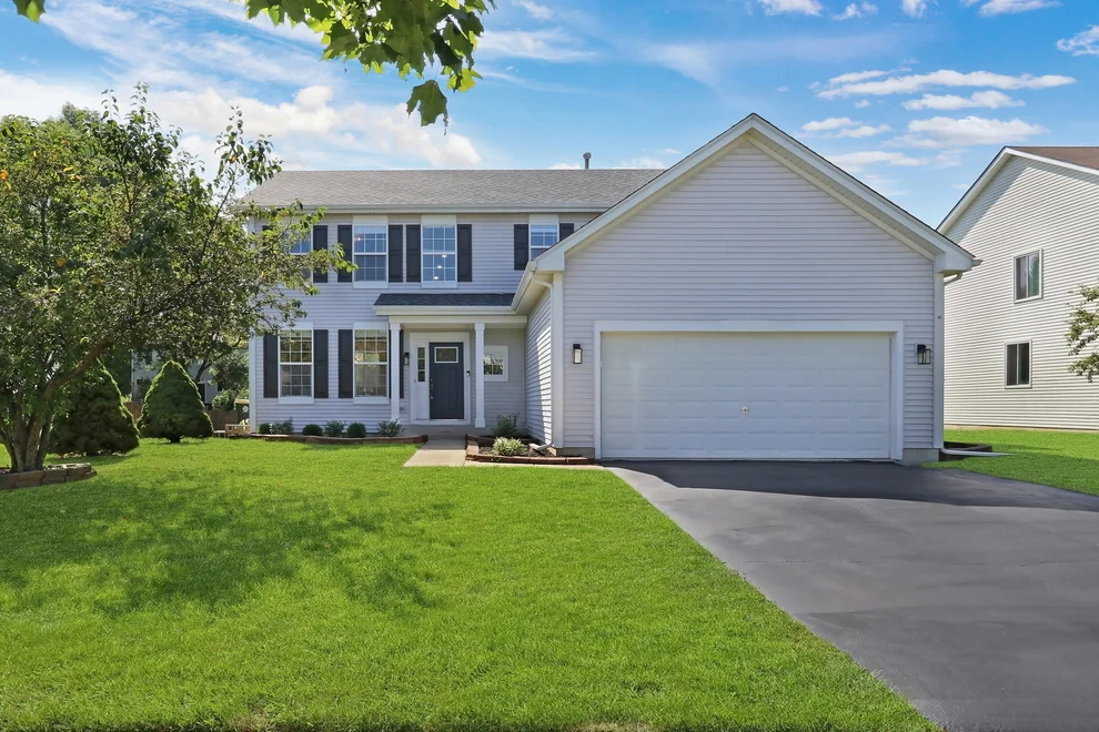 Unit for sale at 2014 S Kristina Lane, Round Lake, IL 60073