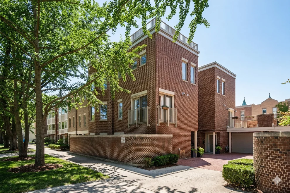Unit for sale at 2316 N Lakewood Avenue, Chicago, IL 60614
